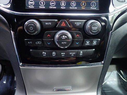 Used 2019 Jeep Grand Cherokee Altitude AWD/4WD image 20