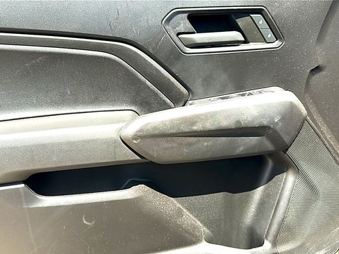 Used 2023 Chevrolet Colorado Trail Boss w/ Technology Package AWD/4WD image 9