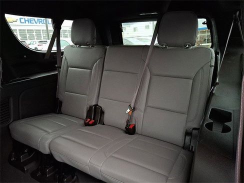 Certified 2023 Chevrolet Suburban LT image 11