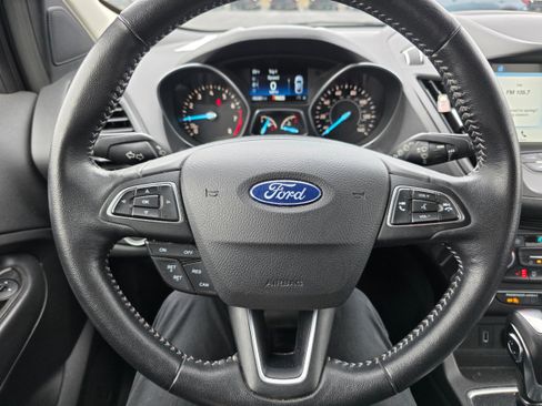 Used 2019 Ford Escape SE image 14