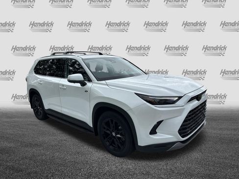 Used 2024 Toyota Grand Highlander AWD Hybrid image 2