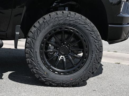 New 2026 Chevrolet Silverado 1500 Custom Trail Boss w/ LPO, Dark Essentials Package AWD/4WD image 10