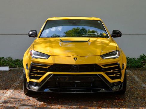 Used 2021 Lamborghini Urus Sport Utility 4D image 26