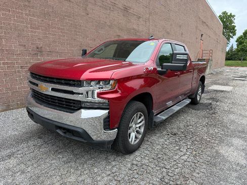 Used 2021 Chevrolet Silverado 1500 LT w/ Z71 Off-Road Package AWD/4WD image 1