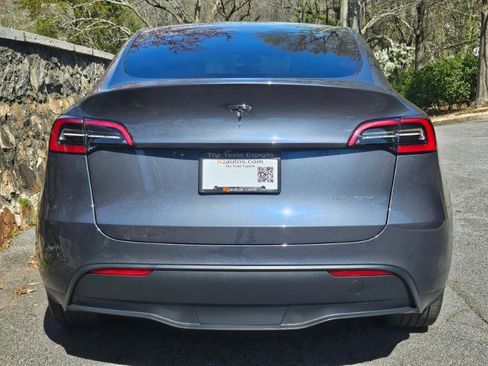 Used 2023 Tesla Model Y Long Range image 9