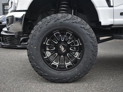 Used 2023 Ford F250 Lariat w/ FX4 Off-Road Package image 10