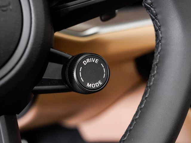 Certified 2026 Porsche Cayenne AWD/4WD image 16