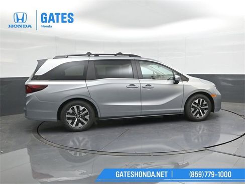 New 2026 Honda Odyssey EX-L image 3