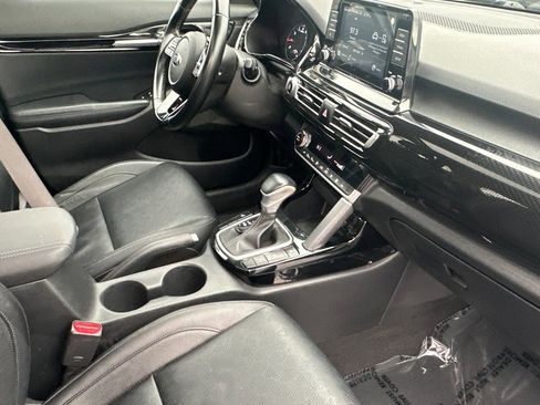 Used 2021 Kia Seltos EX image 17