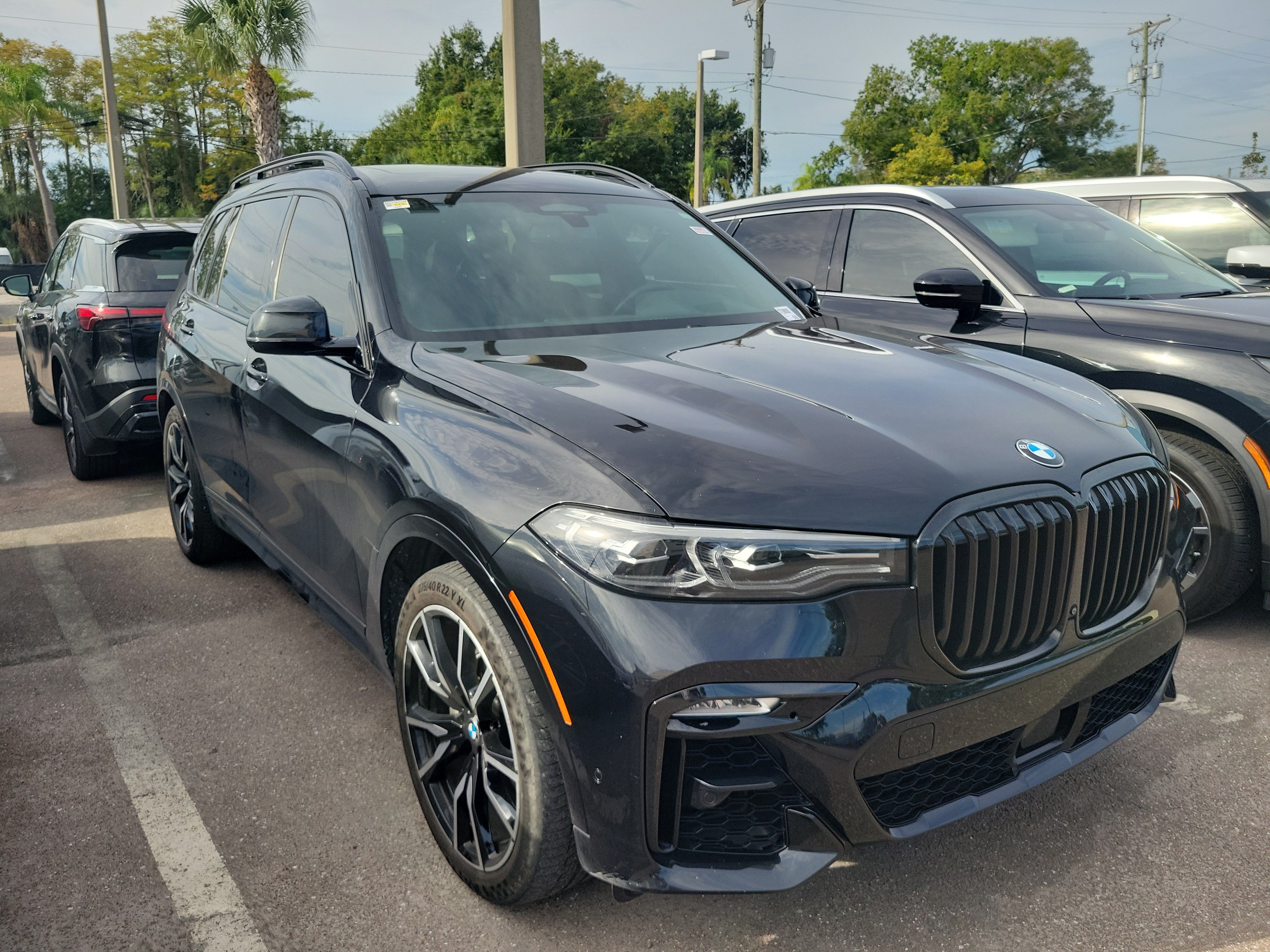 Used 2020 BMW X7 xDrive40i w/ M Sport Package AWD/4WD image 3