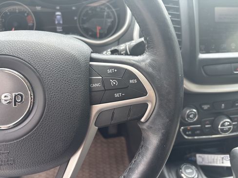 Used 2016 Jeep Cherokee Limited AWD/4WD image 20