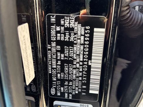 Used 2016 Kia Sorento LX w/ LX Convenience Package image 23