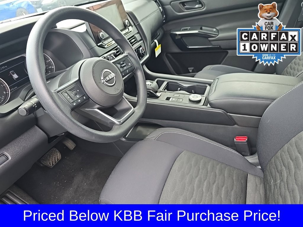Used 2025 Nissan Pathfinder S AWD/4WD image 16