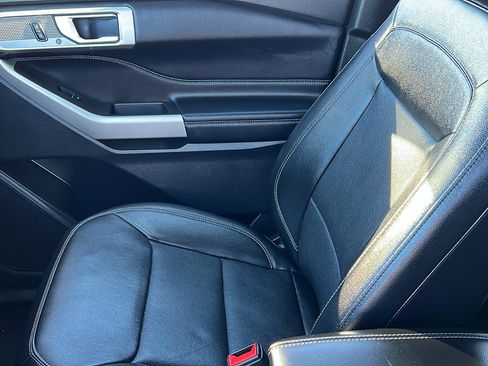 Used 2023 Ford Explorer Limited w/ Equipment Group 301A image 19