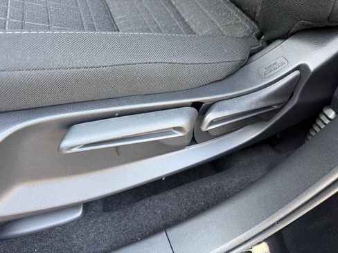 New 2026 Honda HR-V LX image 12