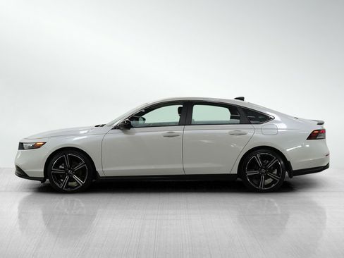 Used 2023 Honda Accord Sport image 2