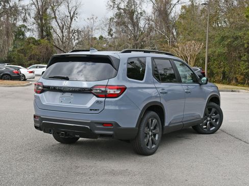 New 2026 Honda Pilot Sport image 2