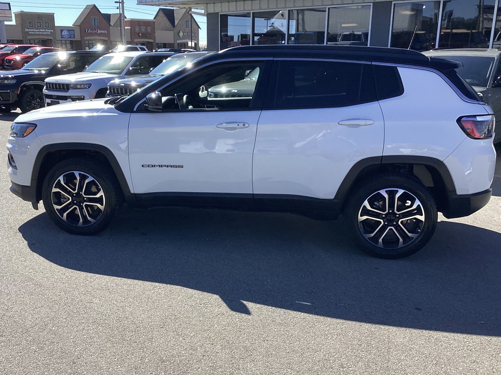 Used 2024 Jeep Compass Limited AWD/4WD image 7