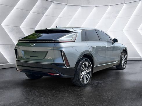 Used 2024 Cadillac Lyriq Luxury AWD/4WD image 23