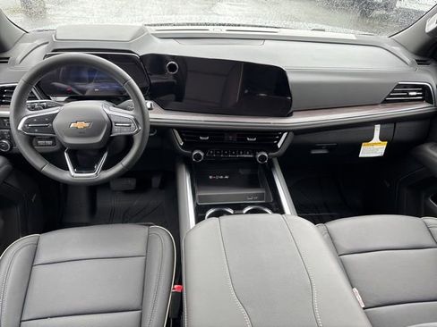 New 2026 Chevrolet Suburban Premier AWD/4WD image 8