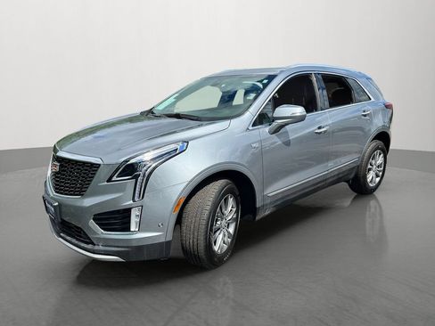 Used 2023 Cadillac XT5 Premium Luxury w/ Technology Package AWD/4WD image 6