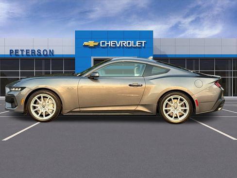 Used 2025 Ford Mustang GT Premium RWD image 7