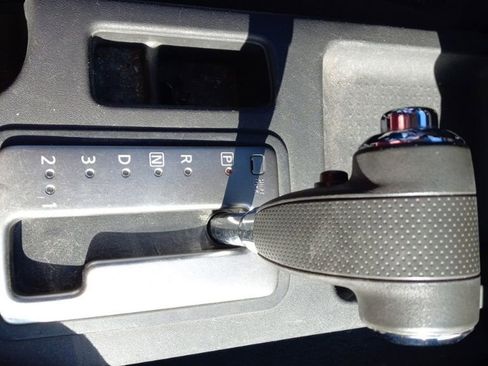 Used 2008 Nissan Frontier SE w/ Tow Hitch Pkg image 27