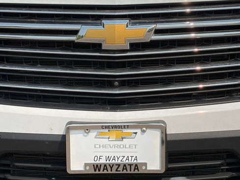 Used 2023 Chevrolet Traverse LT w/ LT Premium Package AWD/4WD image 10
