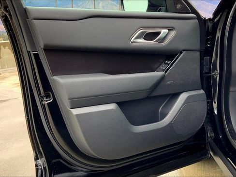 New 2026 Land Rover Range Rover Velar Dynamic SE image 11