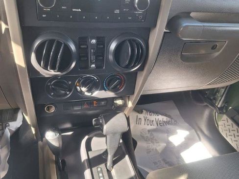 Used 2007 Jeep Wrangler Unlimited Sahara AWD/4WD image 25