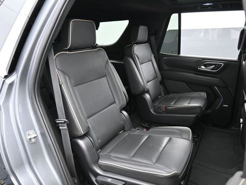 Used 2021 GMC Yukon SLT w/ SLT Premium Package image 29