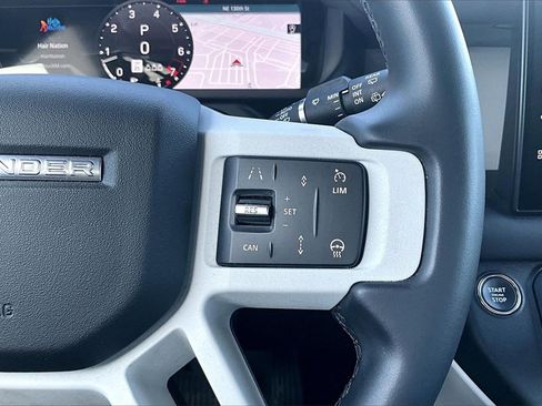 Used 2025 Land Rover Defender 110 S image 21