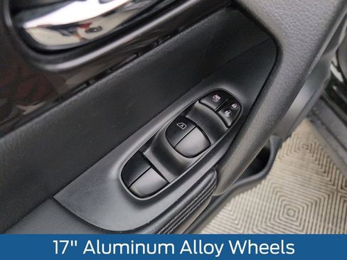 Used 2020 Nissan Rogue SV image 37