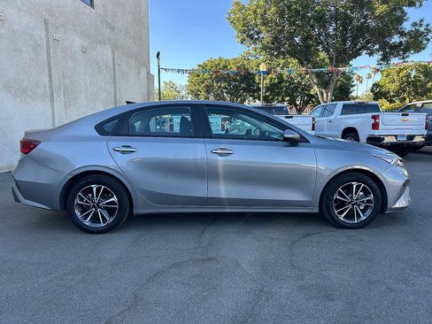 Used 2023 Kia Forte LXS FWD image 2