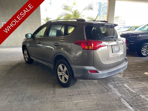 Used 2013 Toyota RAV4 XLE FWD image 4