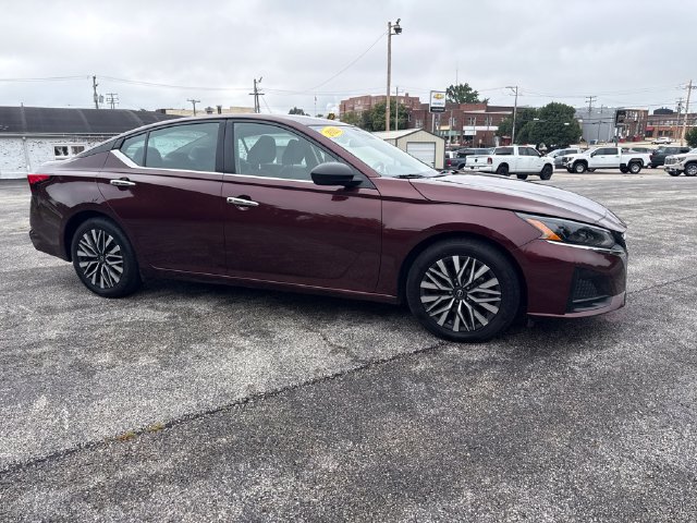 Used 2025 Nissan Altima 2.5 SV FWD image 6