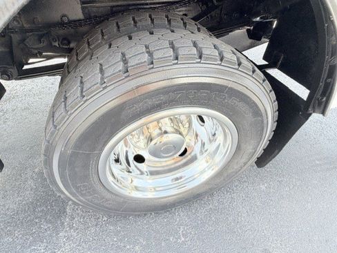 Used 1999 Ford F550 2WD Regular Cab Super Duty image 10