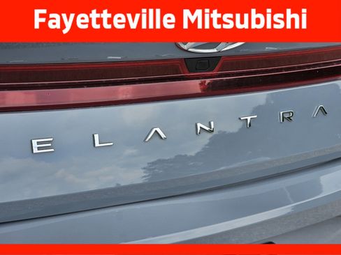 Used 2023 Hyundai Elantra SEL FWD image 15