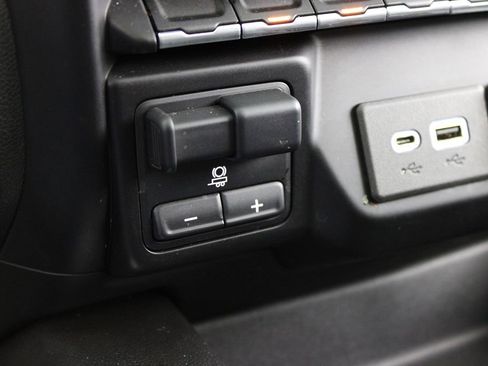 Used 2021 Chevrolet Silverado 1500 LT Trail Boss w/ Convenience Package II image 22