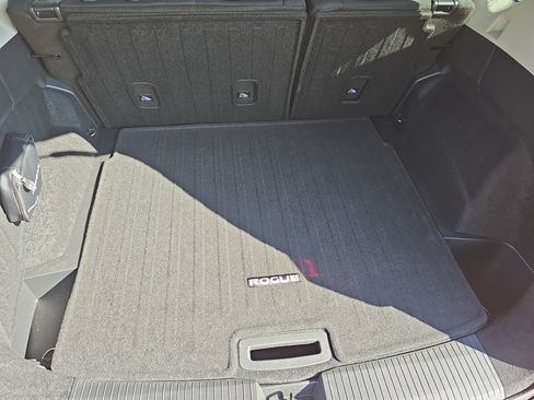 Used 2026 Nissan Rogue S FWD image 9