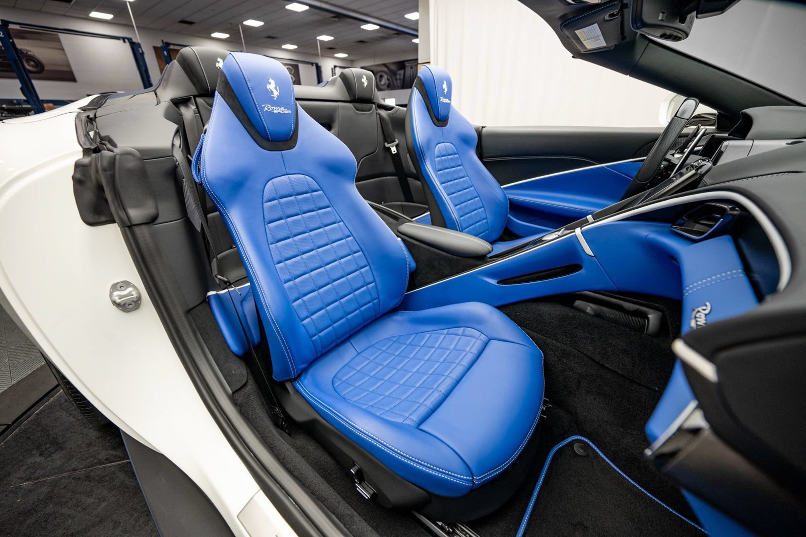 Used 2025 Ferrari Roma Spider RWD image 23