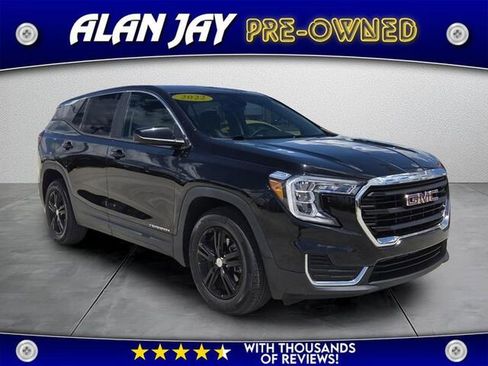 Used 2022 GMC Terrain SLE FWD image 1