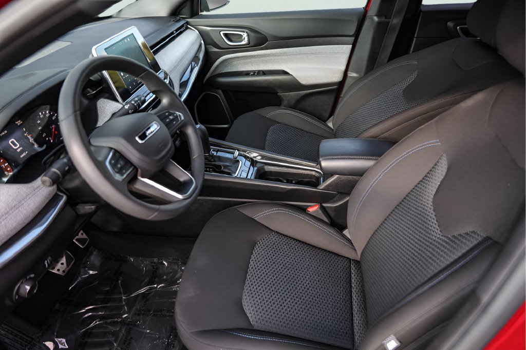 Used 2025 Jeep Compass Sport AWD/4WD image 11