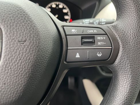 Used 2025 Honda HR-V LX image 21