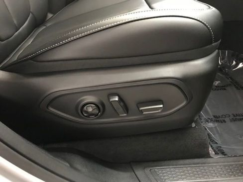 New 2025 Jeep Grand Cherokee Limited 4xe w/ Luxury Tech Group II image 37