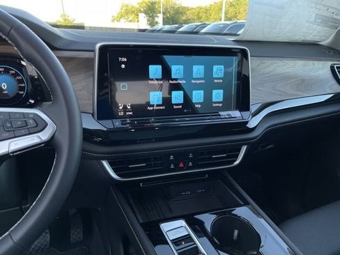 New 2026 Volkswagen Atlas SE image 17