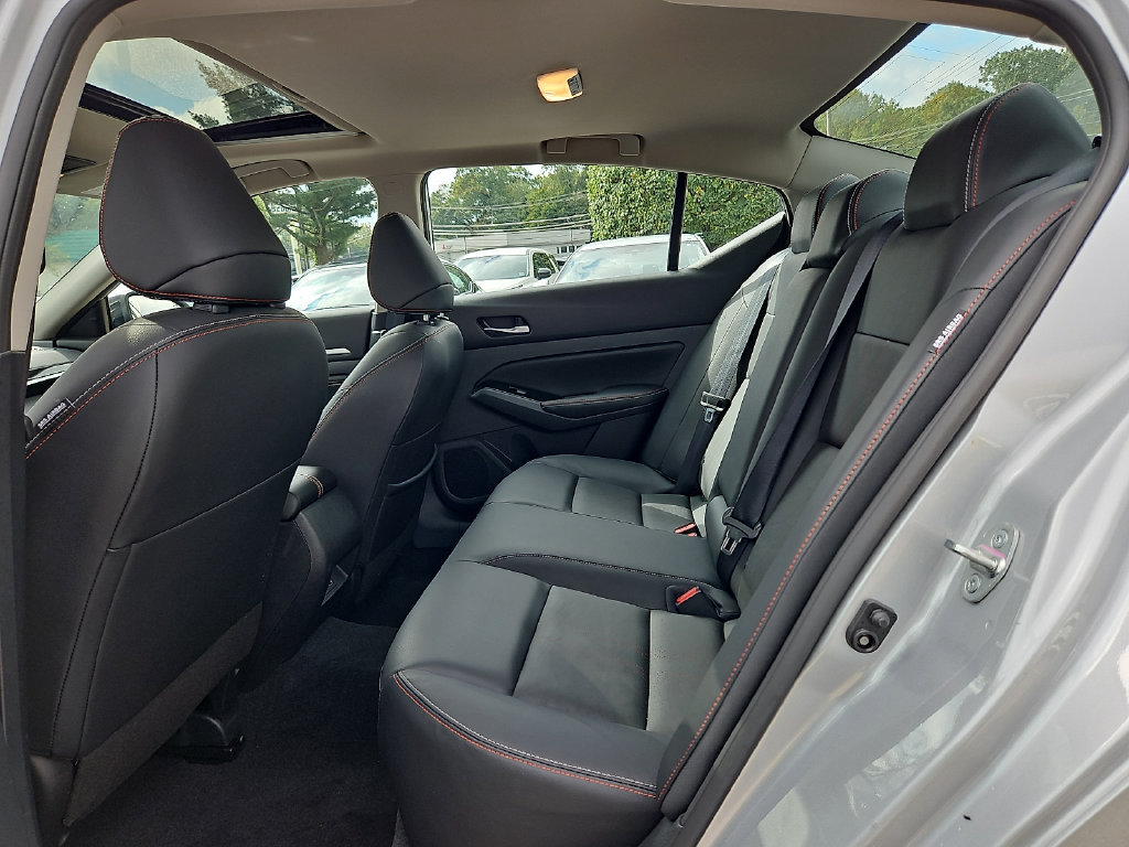 Certified 2023 Nissan Altima 2.5 SR w/ SR Premium Package FWD image 13