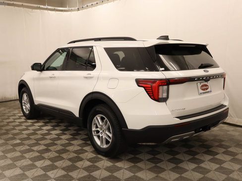 New 2026 Ford Explorer Active w/ Active Comfort Package RWD image 3