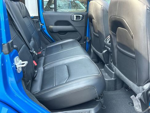 Used 2023 Jeep Wrangler Unlimited Sahara w/ Cold Weather Group image 11