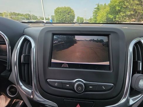 Used 2020 Chevrolet Equinox LS AWD/4WD image 22